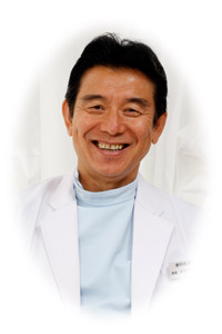 院長　本間憲章　肖像写真